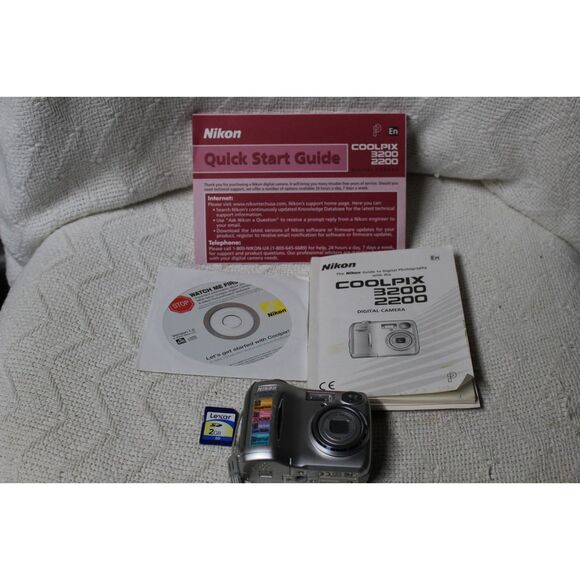 Nikon Coolpix 3200 Digital Camera 3.2 MP (Pre-Owned) (Please Read) - Picture 1 of 5